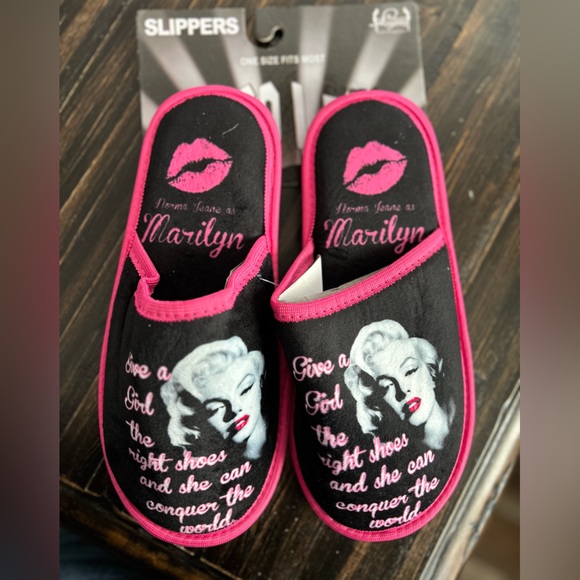 Shoes - Marilyn Women's Black and Pink Slippers